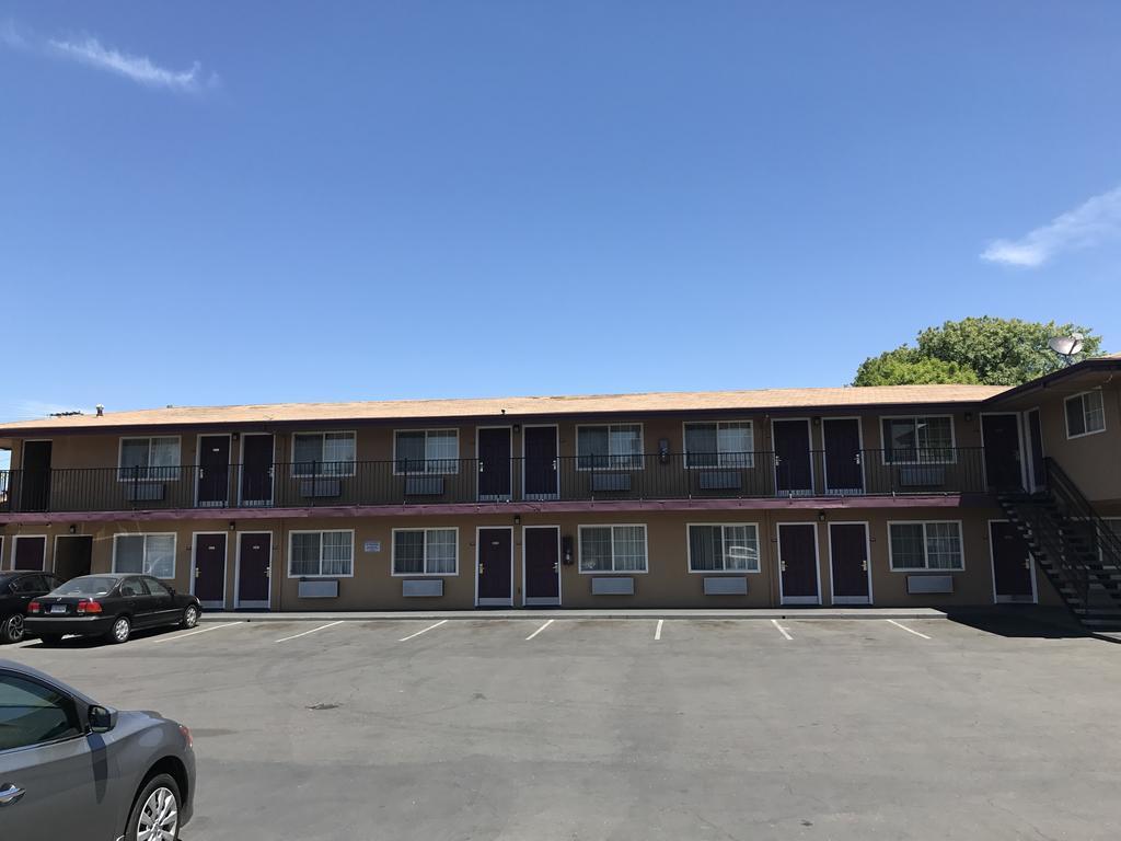 Economy Inn Modesto Exterior foto